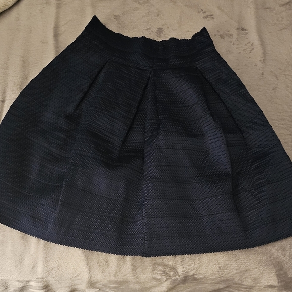 New York & Company Dresses & Skirts - High waisted fit and flare style skirt Texture navy blue
